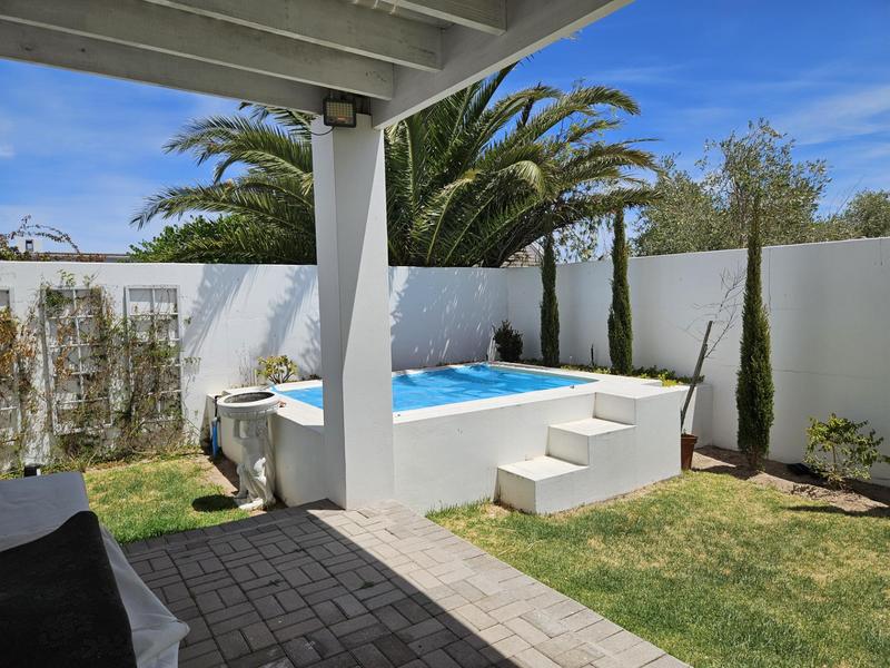 4 Bedroom Property for Sale in Golden Mile Western Cape